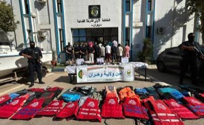 الأمن يطيح بشبكة تهريب “حراڨة” تحت غطاء رحلات نزهة بوهران