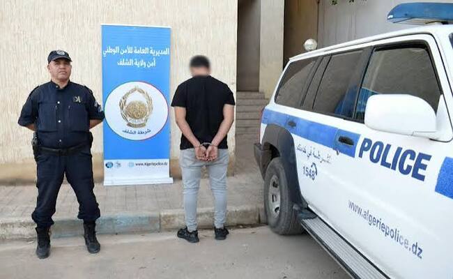 شرطة الشلف توقف مشتبها فيه استغل إعاقة شاب لسرقة هاتفه
