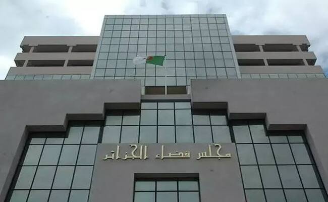 مجلس قضاء الجزائر: تحقيقات أمنية عاجلة حول قيام شاحنات برمي مواد غذائية وخضروات للمضاربة في أسعارها